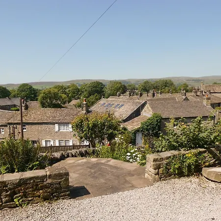 Rooftops - Uk34065 * Grassington