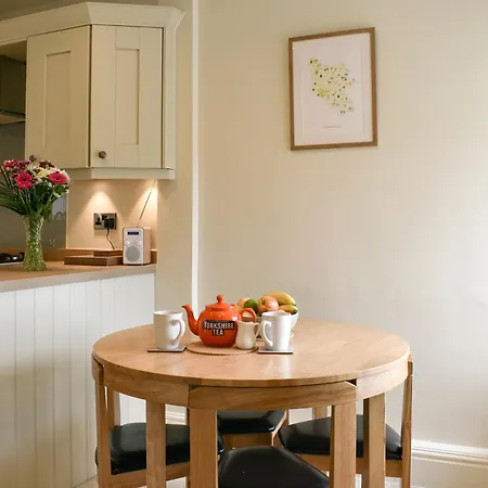 Rooftops - Uk34065 Grassington