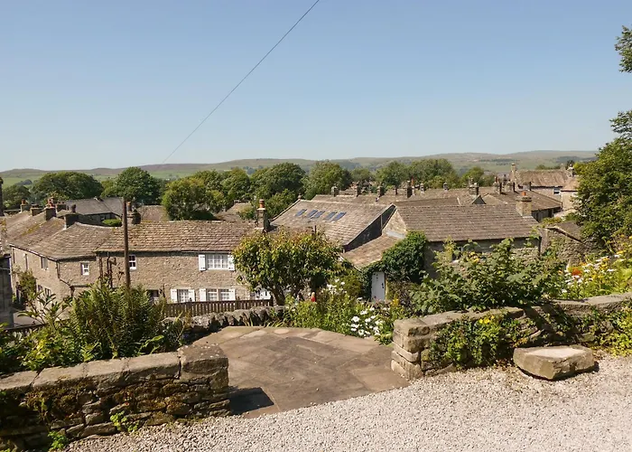 Rooftops - Uk34065 Grassington